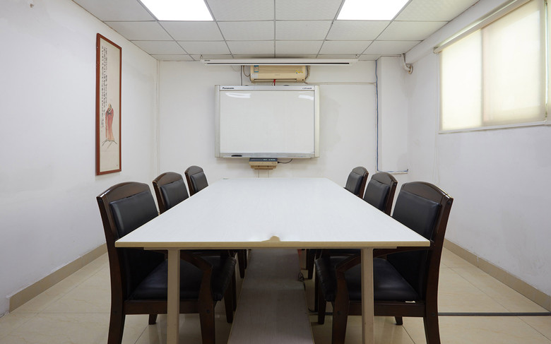 工廠模具公司辦公室裝潢實景圖效果
